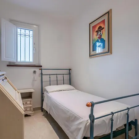 La Dolce Holiday home San Costanzo